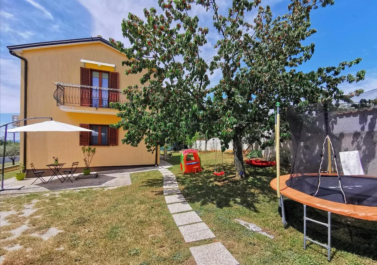 Apartment Artemis Višnjan